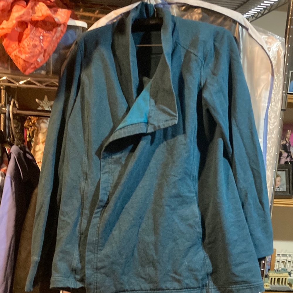 Lululemon wrap jacket.comfy and relaxed fit